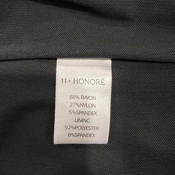 11 Honore Shayla Cropped Tank in Black (3) - Picture 10 of 13